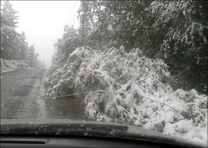 Snow on the motorway in Chelyabinsk region