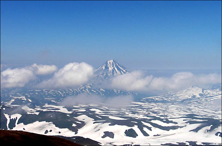 Mutnovsky volcano caves