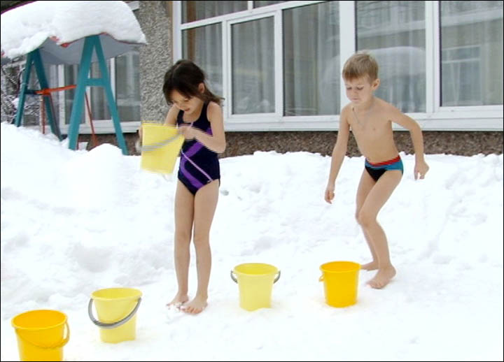 Icy outside showers for Siberian children