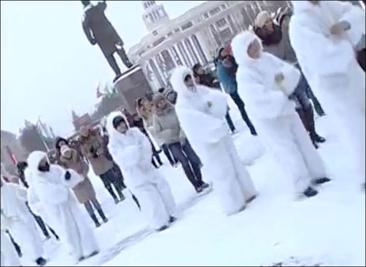 Yeti Gangnam style