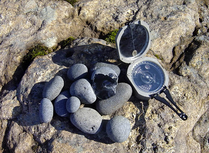 Obsidian pebbles from Krasnoye Lake 