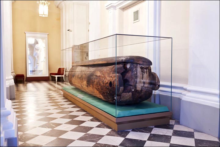 Larch sarcophagus