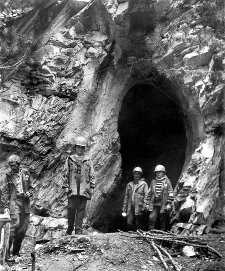 Razboinichya Cave