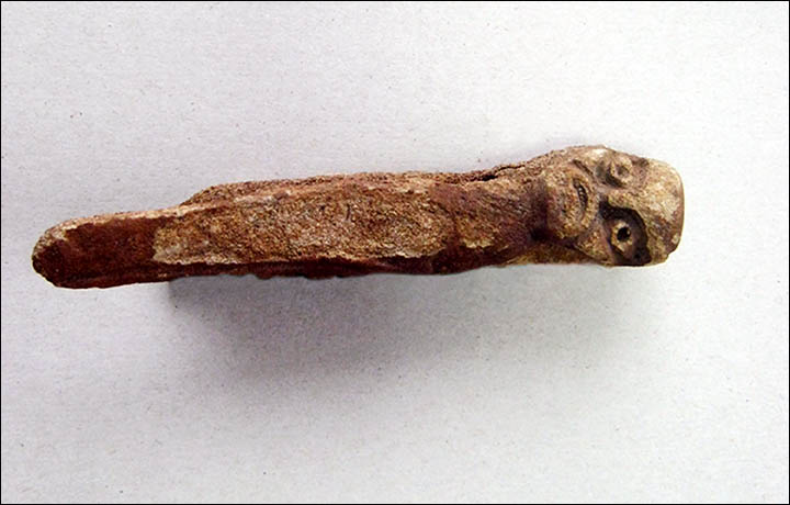 Tisul figurine