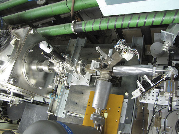 Confocal X-ray microscope