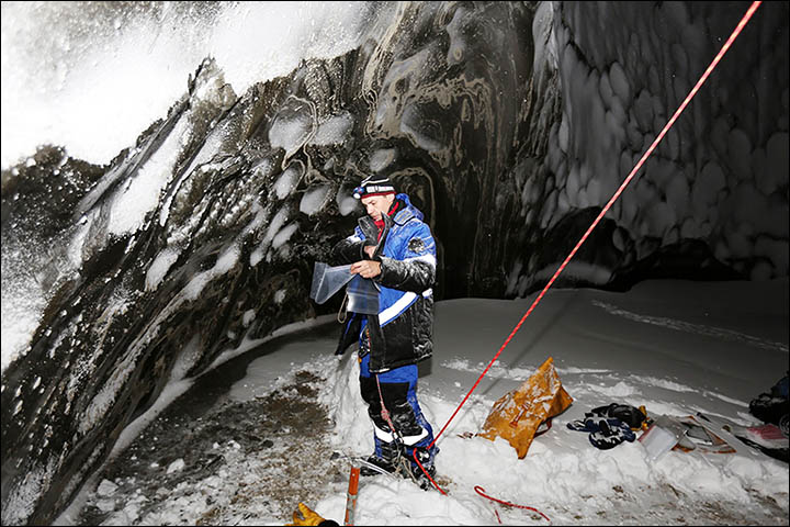 Exclusive new pictures INSIDE mystery Siberian crater