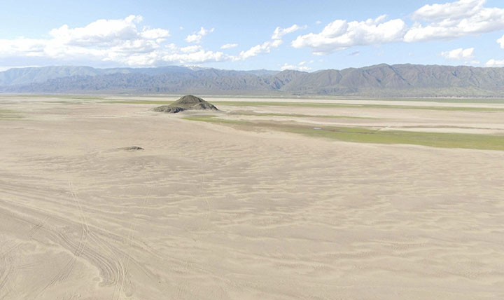 Archeologist in awe at 2,100 year old iPhone-like belt buckle unearthed in Atlantis grave in Tuva