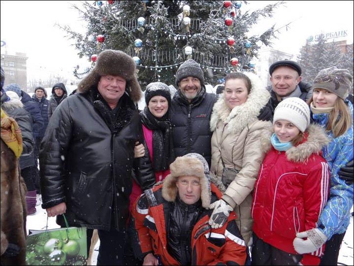 Nicolas Vanier in Khabarovsk with locals