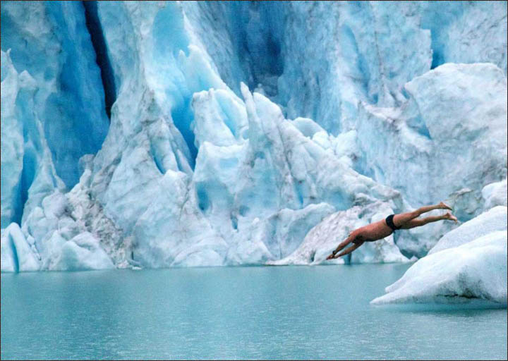 Ice swimming in Tyumen, Siberia, by Ram Barkai