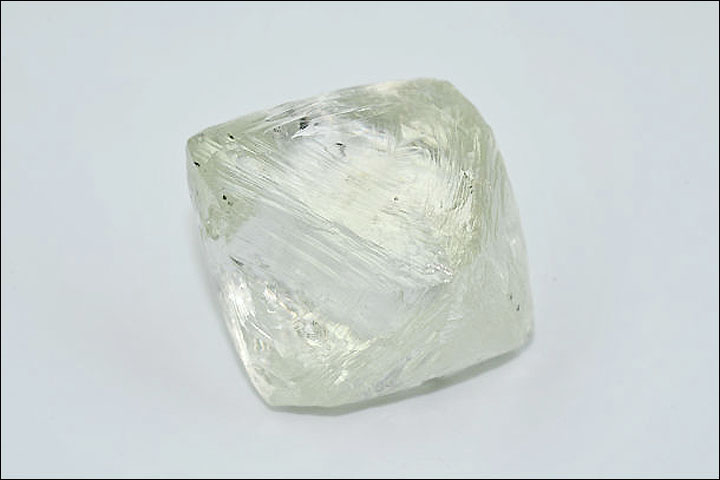 122 carat diamond extracted in Russia