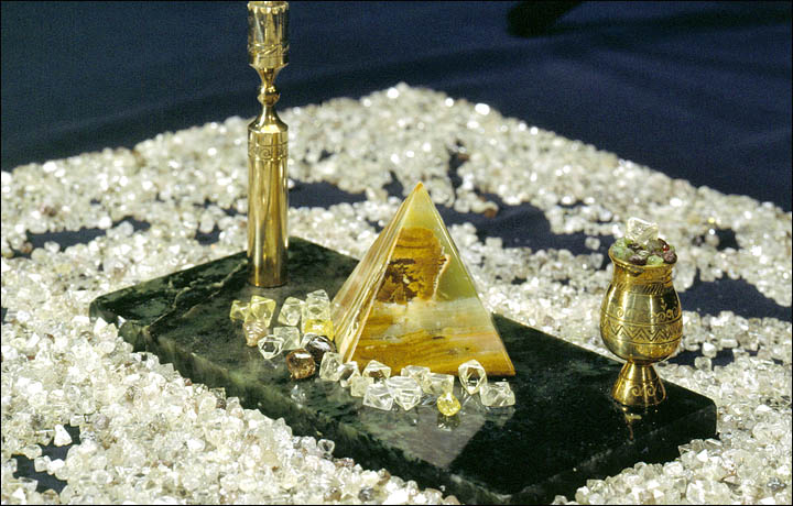 The world's top diamond producer Alrosa is on course for a $10 billion valuation