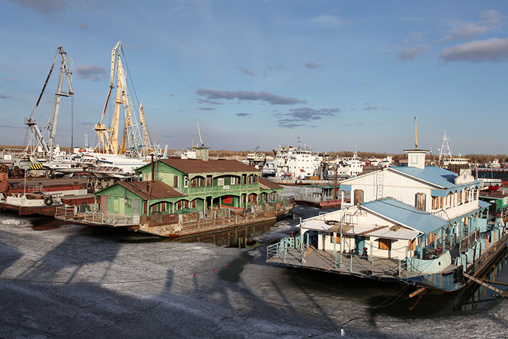 River Lena port