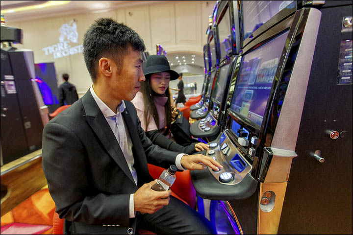 Chiese gamblers in Tigre-de-Cristal