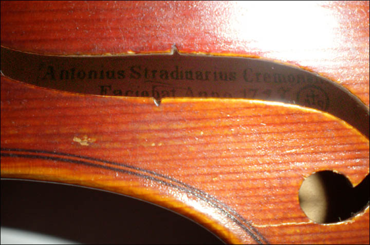 'Stradivarius violin' revealed in Siberia