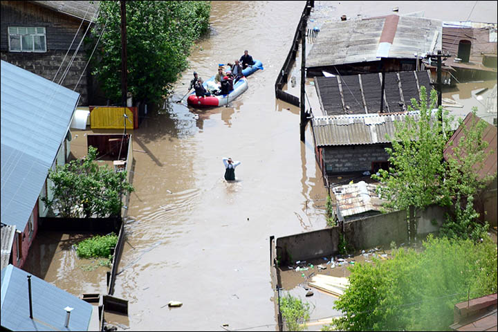 Dramatic floods hit Altai with fears of worse to come