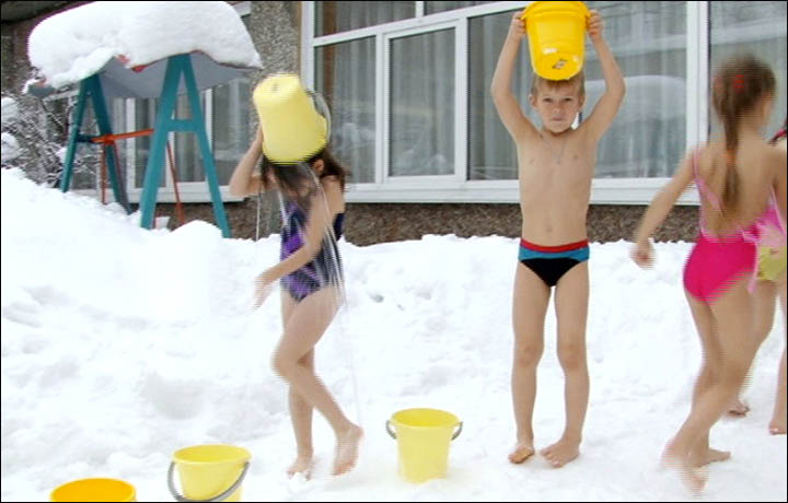 Icy outside showers for Siberian children
