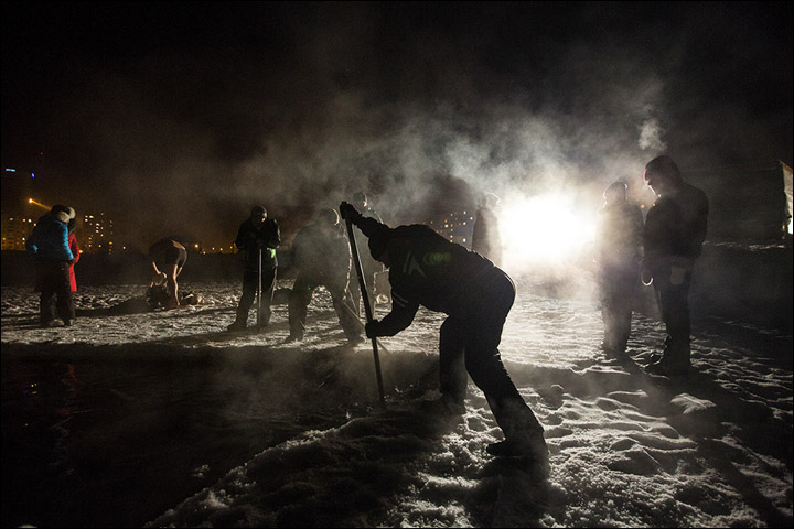 Cleaning the ice hole