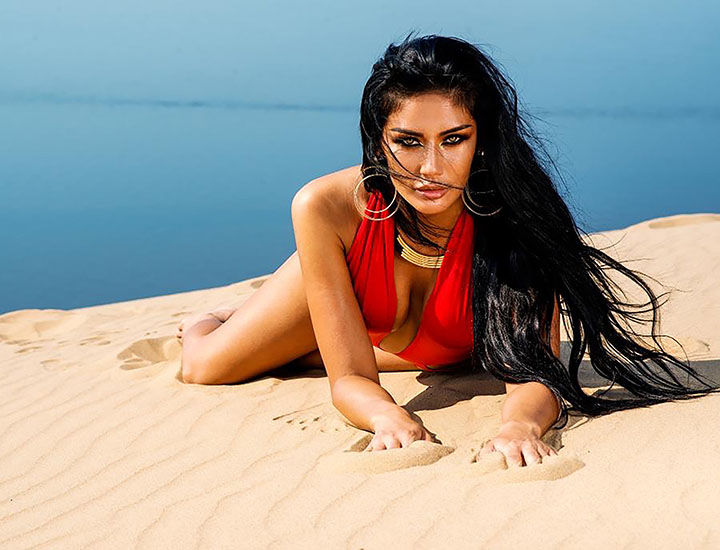 Amina in sands