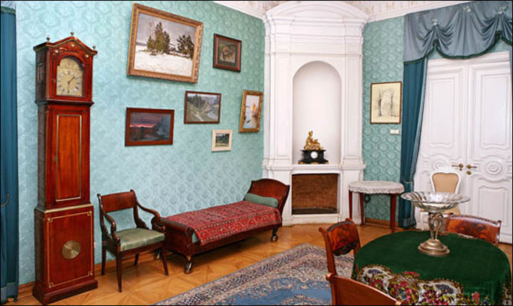 Inside Fedor Chaliapin house in Moscow