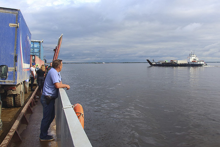 Ferry from Nizhny Bestyakh to Yakutsk