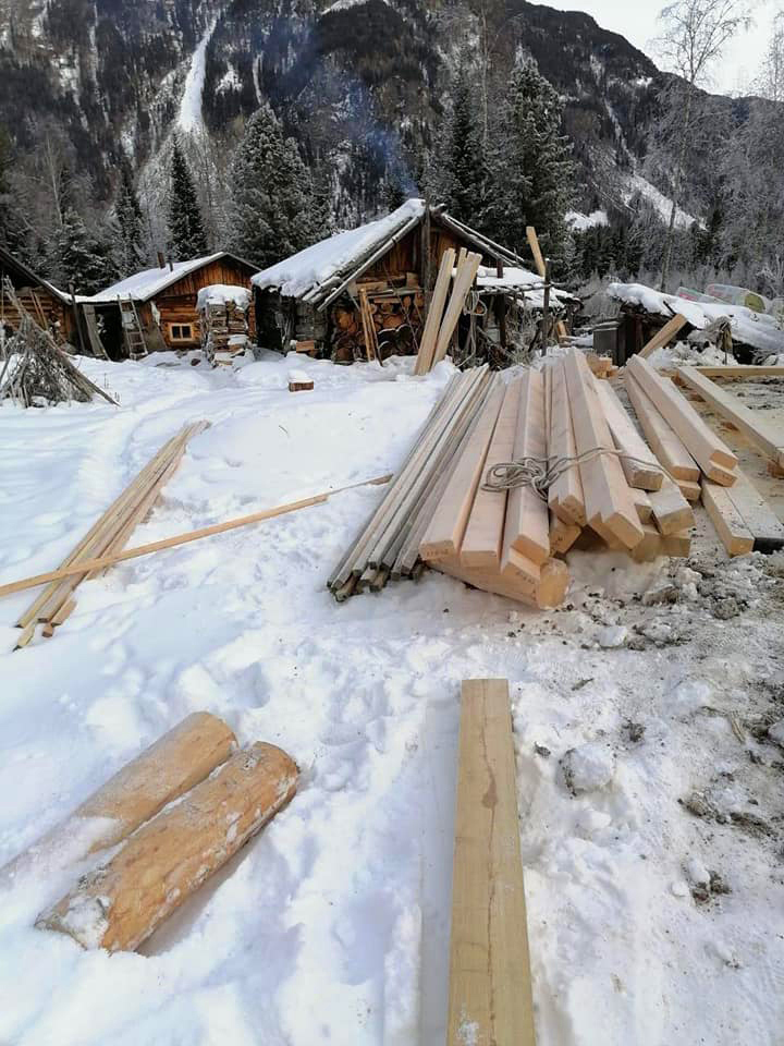 The recluse’s area is in A remote, hardly-accessible part of the Sayan mountains, so it was easier to bring the house part by part rather than to deliver building material