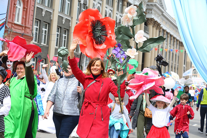 Flash of colour on grey day as Irkutsk celebrates one of Russia’s few carnivals inspired by locals