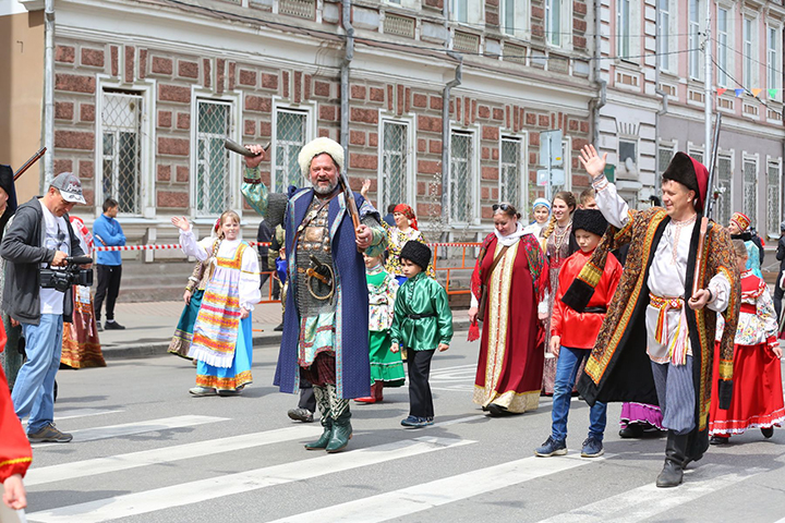 Flash of colour on grey day as Irkutsk celebrates one of Russia’s few carnivals inspired by locals