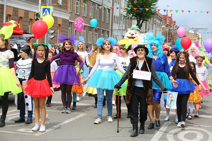 Flash of colour on grey day as Irkutsk celebrates one of Russia’s few carnivals inspired by locals