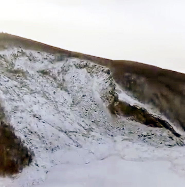 Army sent to assess giant rockfall