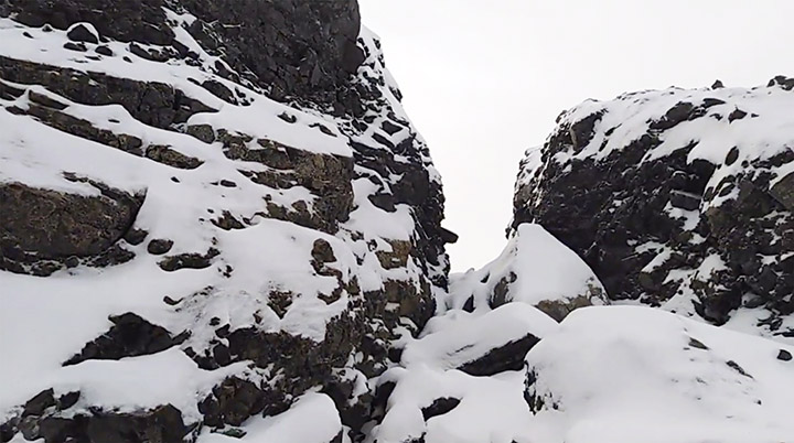 Army sent to assess giant rockfall