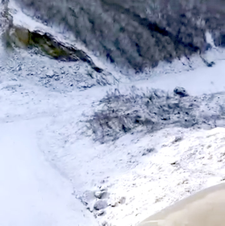 Army sent to assess giant rockfall