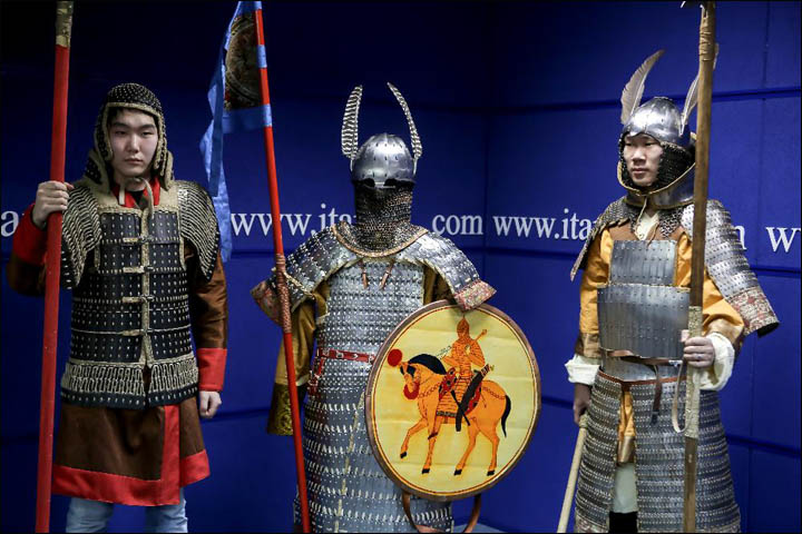 Siberian historians to send replica of ancient warrior’s body armour to Vla...
