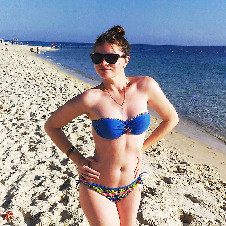 Teacher are humans, too! Siberian tutors in bikini protest flashmob to support a colleague