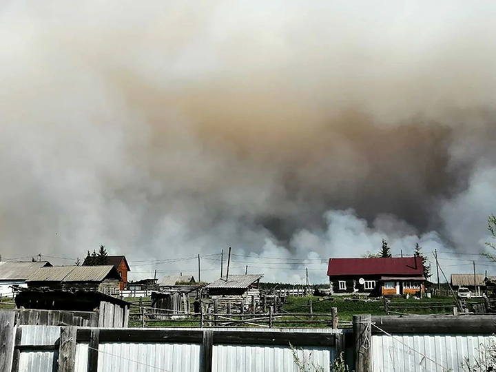 Apocalypse in Yakutia, Russia’s coldest region, as noxious smog from wildfires blocks sun 