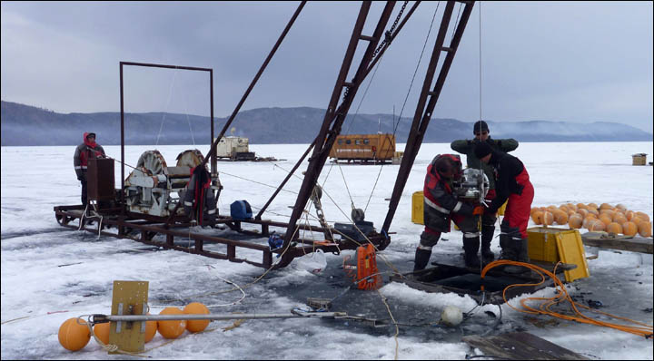 Baikal neutrino telescope