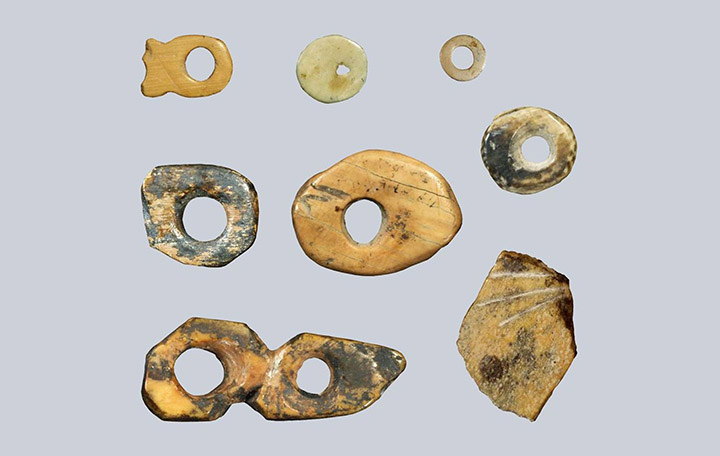 Beads found in Denisova Cave
