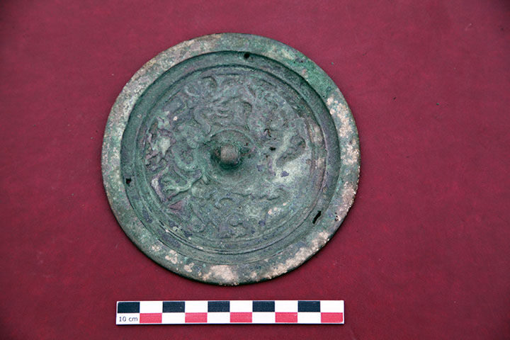 Bronze mirror