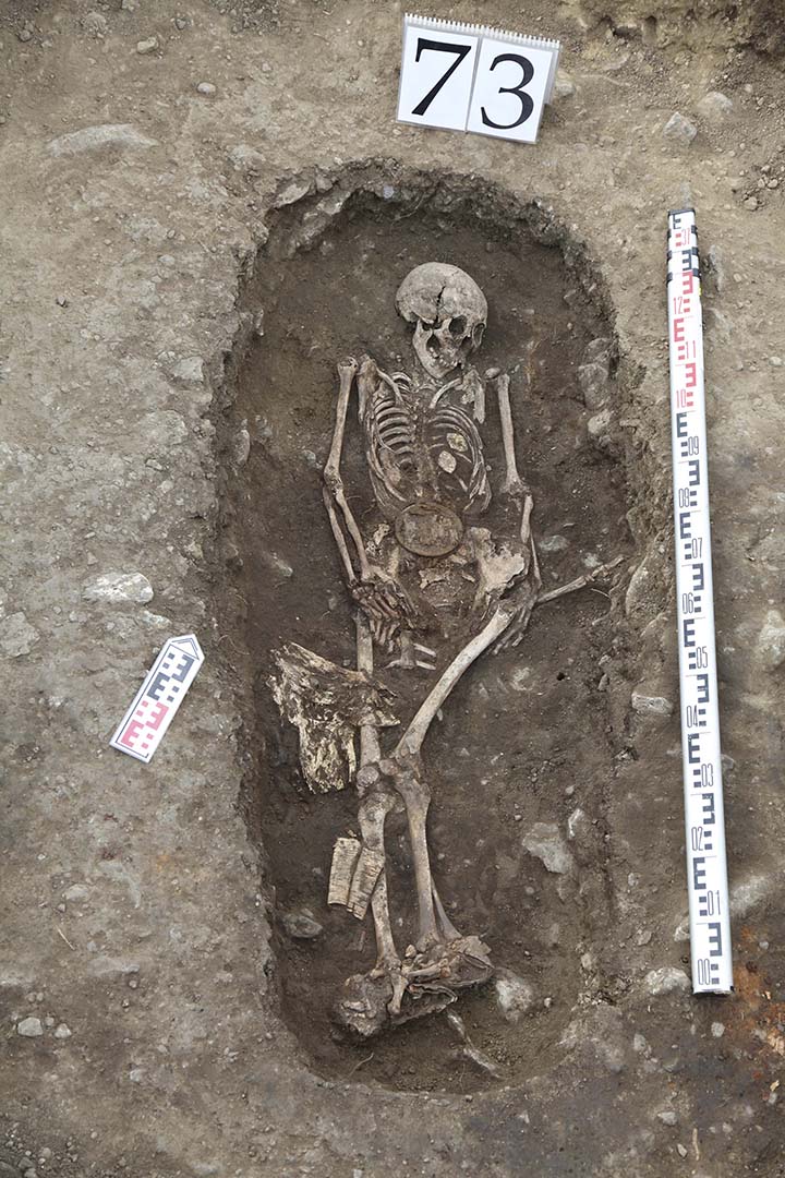 Burial of wealthy Mongolian woman