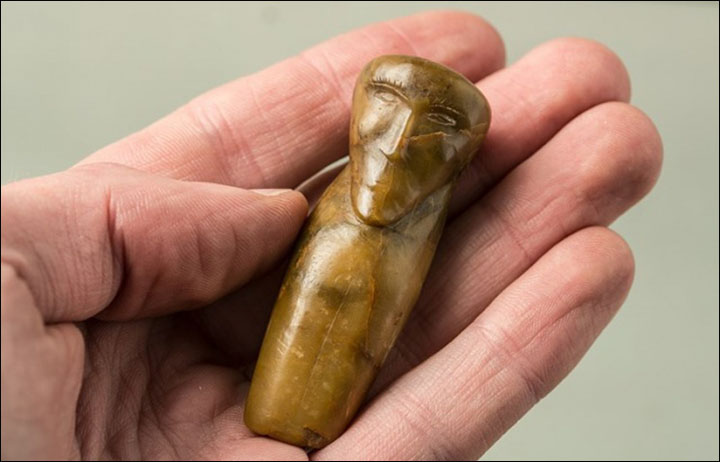 Head of soapstone