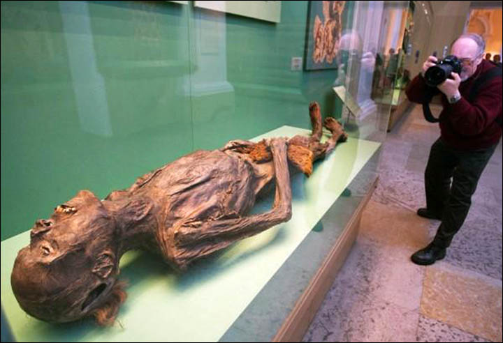 Male mummy