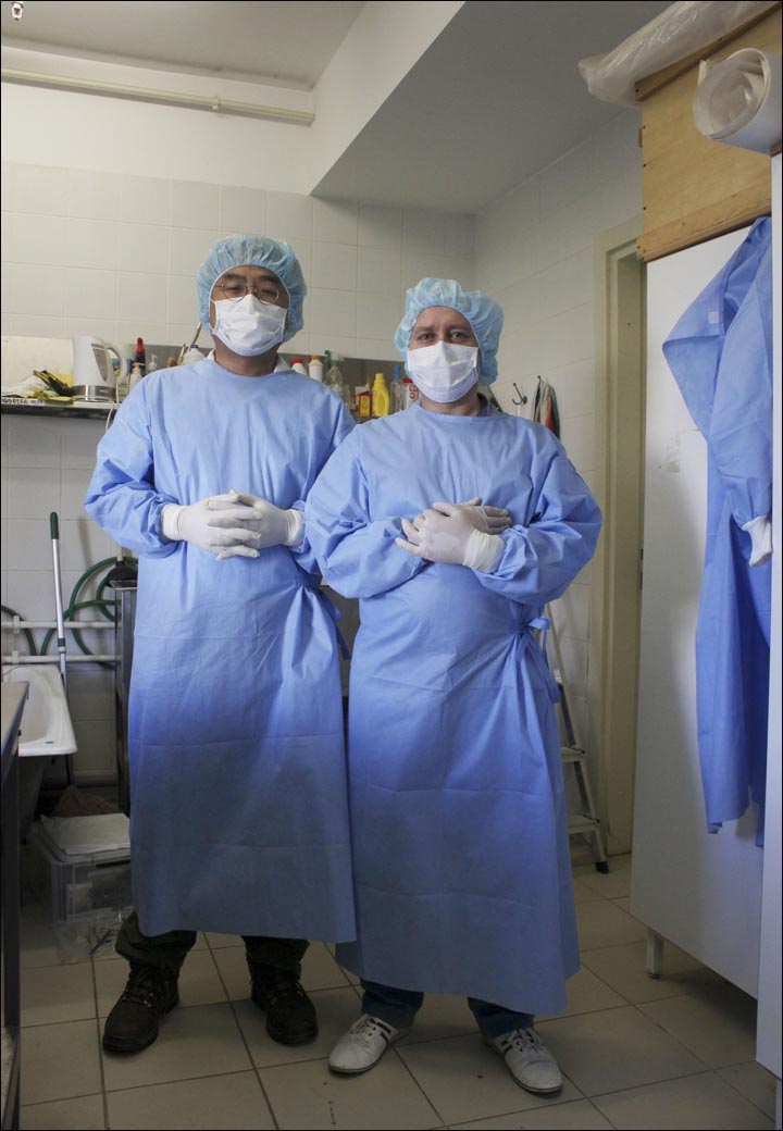 Professor Dong Hoon Shi (left) and Dr Sergey Slepchenko (right)