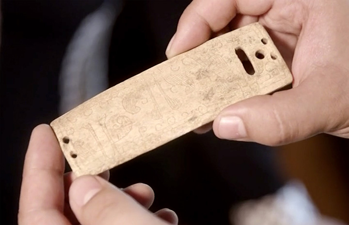 Bone buckle burial 27