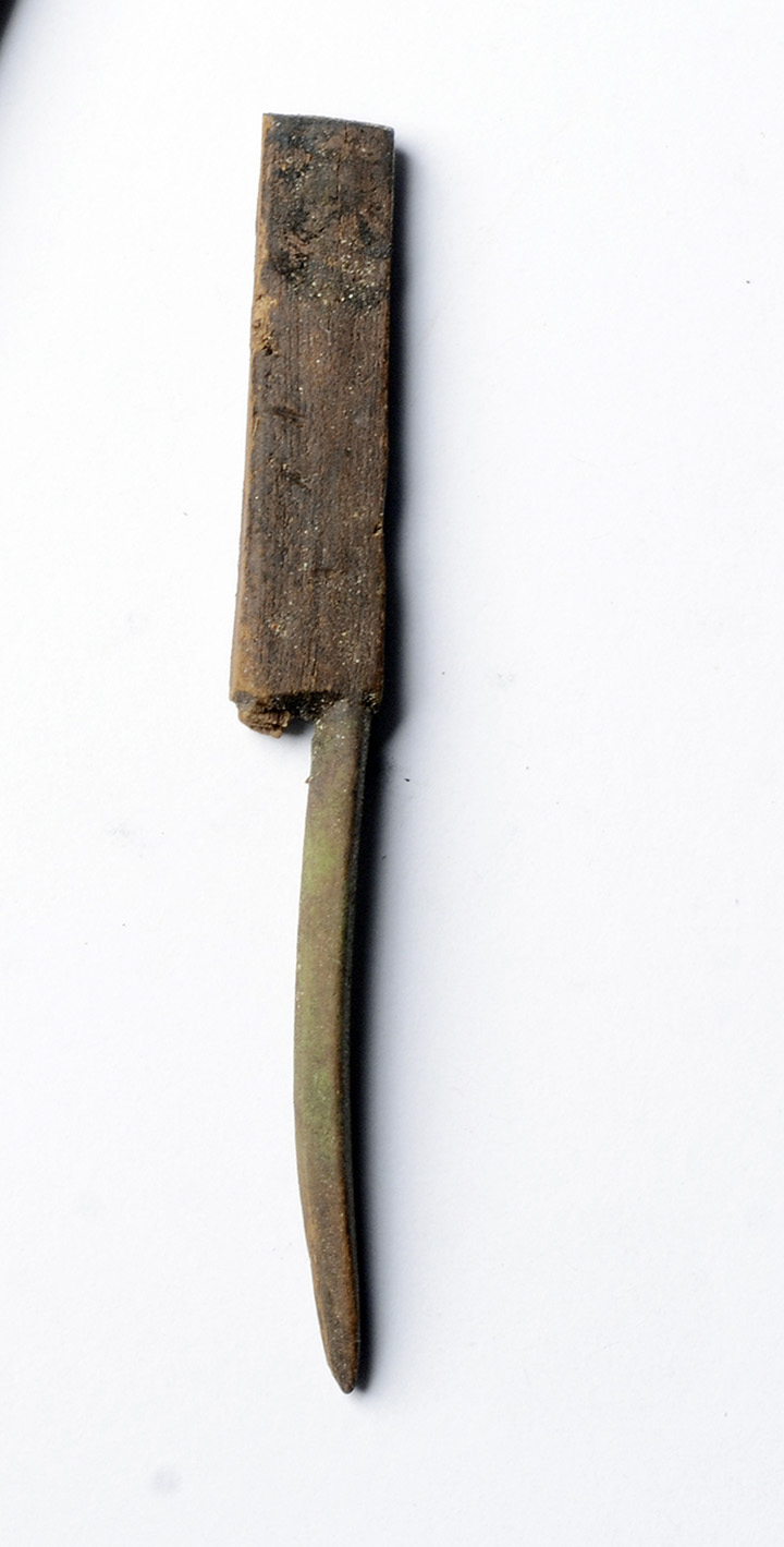 Comb burial 21