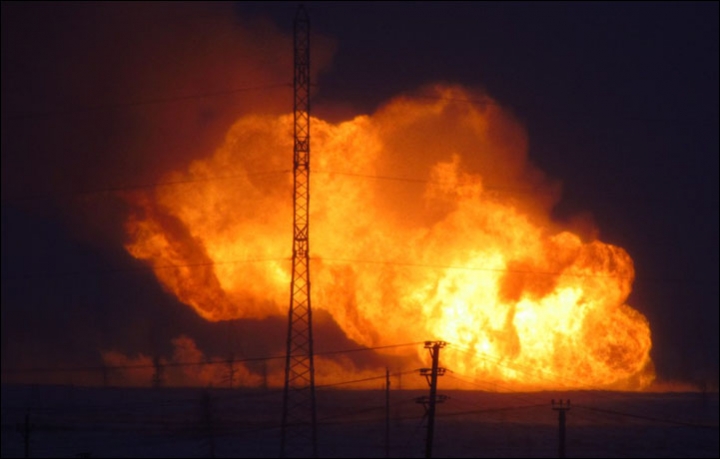 Major fire on gas pipeline near Novy Urengoy as flames shoot 20 metres ...